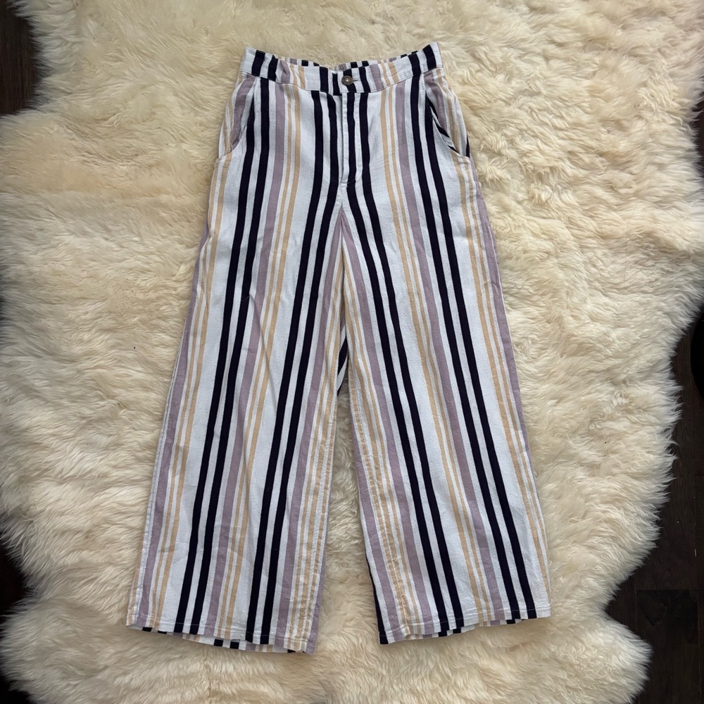 Hollister Ultra High-Rise Fun Striped Flowy Wide-Leg Pants with Pockets